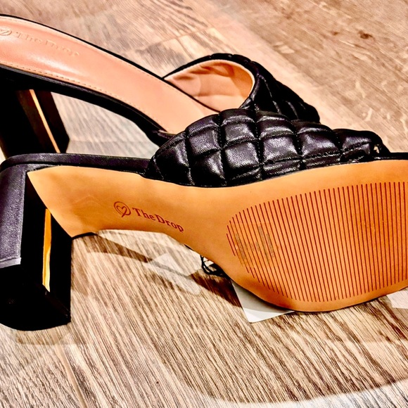 The Drop Pattie Block Heel Mule Sandal - Picture 3 of 6